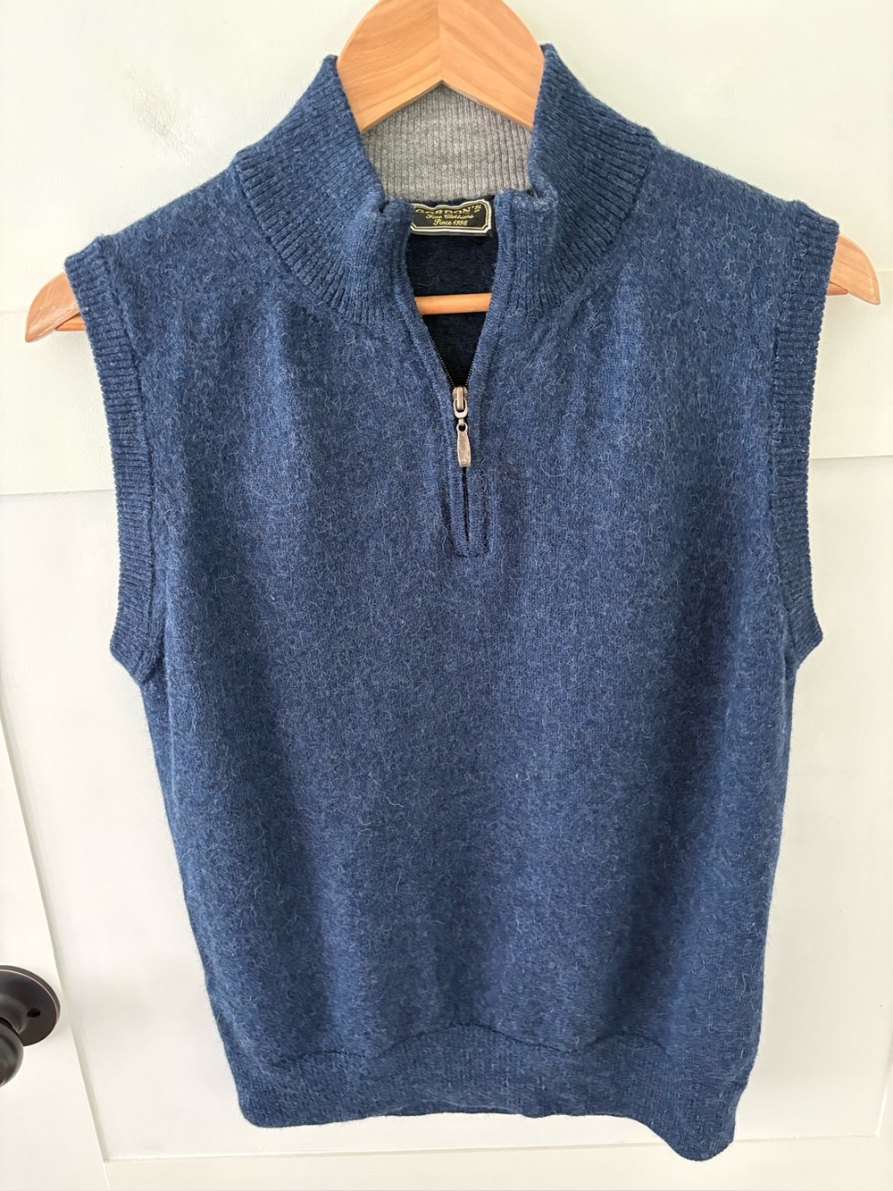 Gordon’s Limited Fine Clothiers Royal Baby Alpaca Quarter Zip Vest. Size XL.
